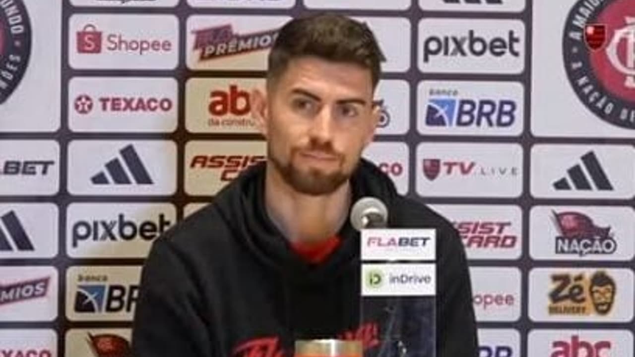 Após derrota do Flamengo, Jorginho provoca: rivais reagem e chamam time de pequeno nas redes sociais