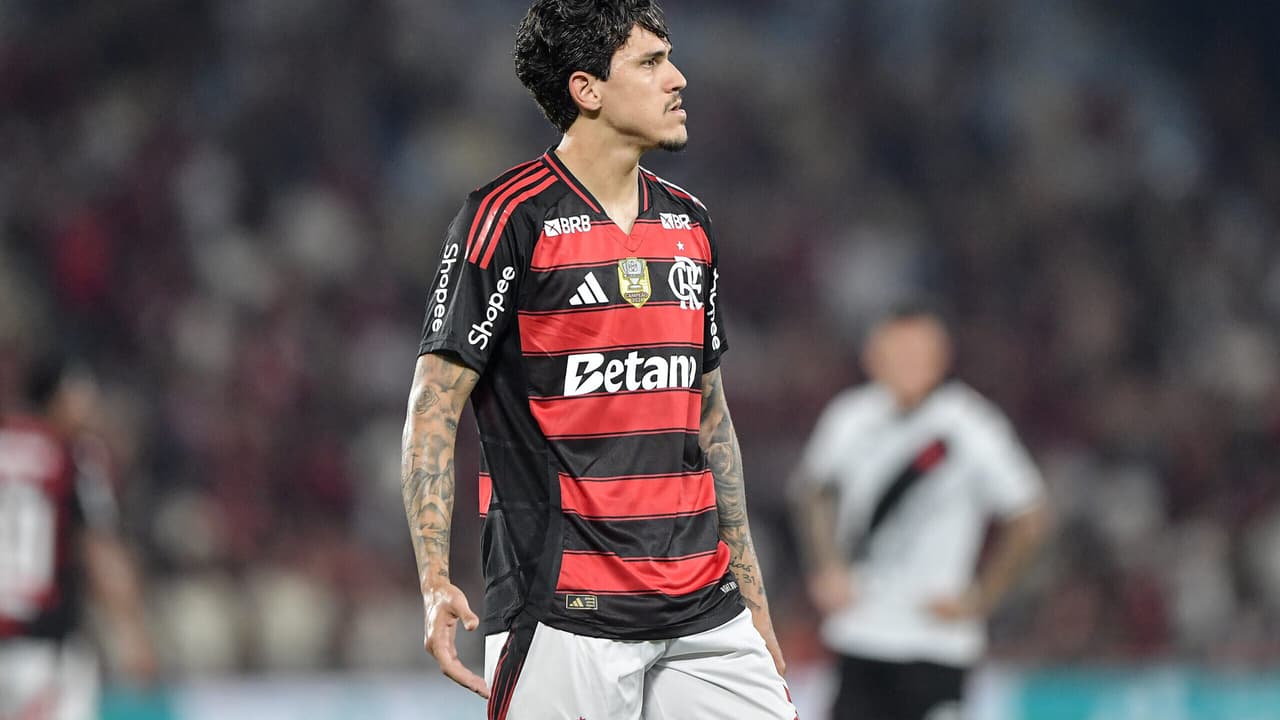 Pedro evita falar sobre seleção e reflexiona sobre fase no Flamengo