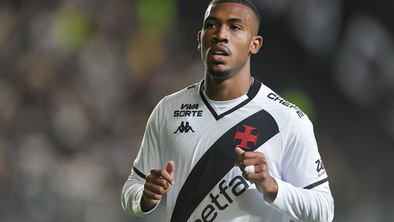 Rayan, do Vasco, destaca desafio de enfrentar estrela do Palmeiras em duelo decisivo