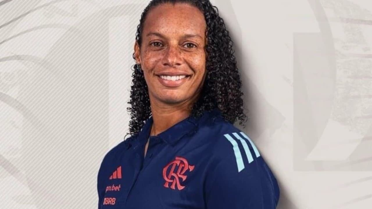 Flamengo apresenta novo treinador para a equipe feminina após saída de Rosana