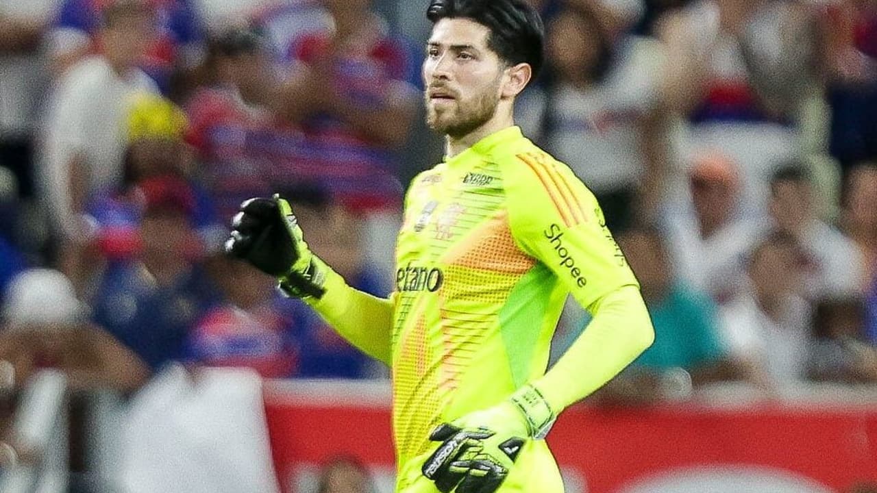 Rossi admite dificuldades para o Flamengo no Brasileirão após amarga derrota em Fortaleza