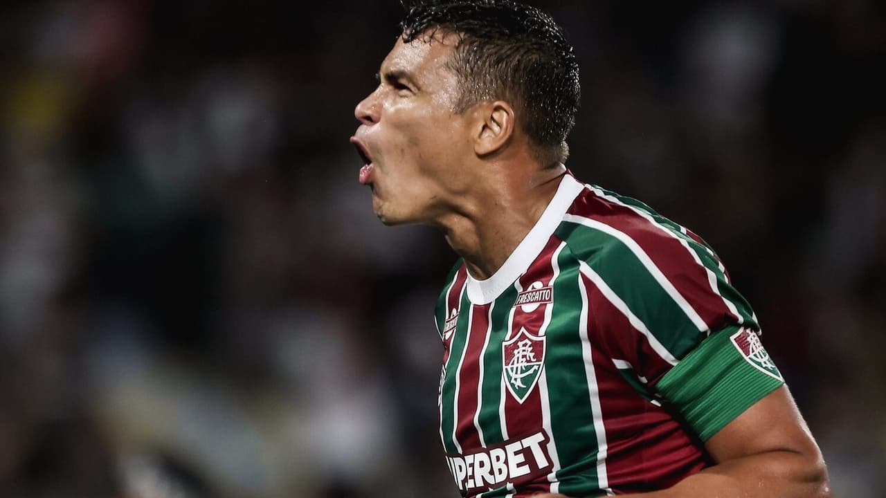 Thiago Silva, do Fluminense, é eleito melhor do mês no Brasileirão