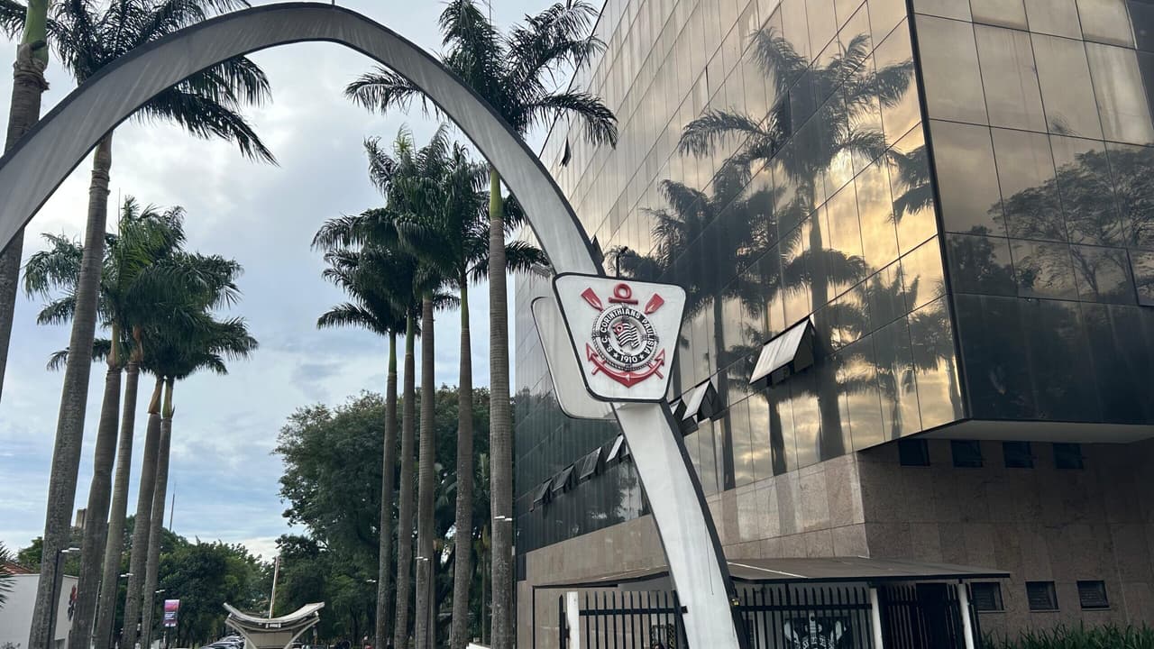 Corinthians apresenta déficit e eleva dívida bilionária; detalhes do cenário financeiro