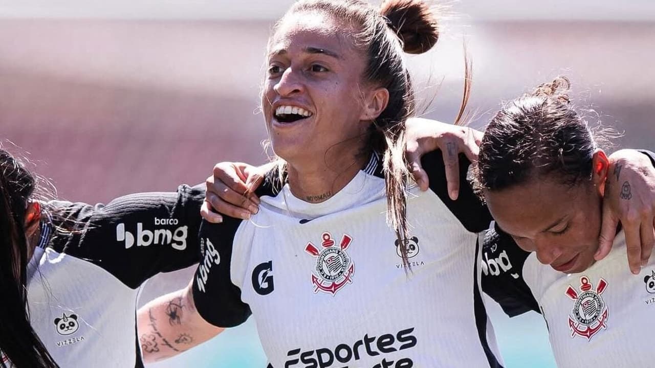 Meia do Corinthians comenta disputa pelo título da Libertadores Feminina