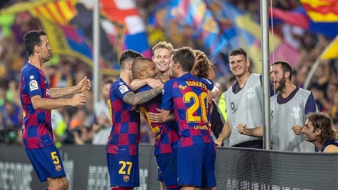 Ex-craque do Barça acena com vontade de vestir o Manto: "Nunca se sabe"