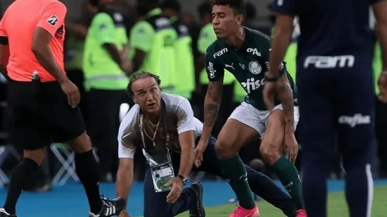 Marcos Rocha revela que Cuca vetou seu retorno ao Atlético: 'Raiva de mim'
