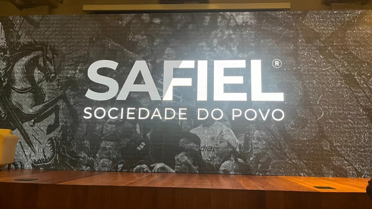 SAFiel lança alertas sobre distanciamento com dirigentes, enquanto futuro do Corinthians fica em jogo