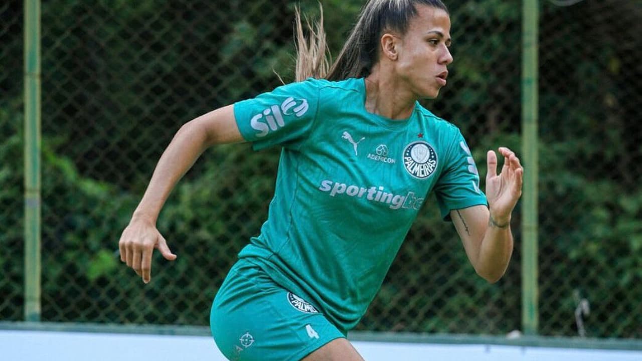 Palmeiras destaca Rosana Augusto e zagueira comenta desafios de uma temporada intensa