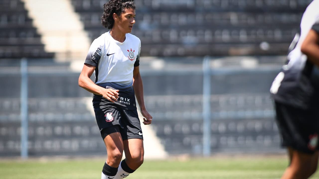 Corinthians adita contrato de joia e reforça blindagem de jovens talentos nos bastidores