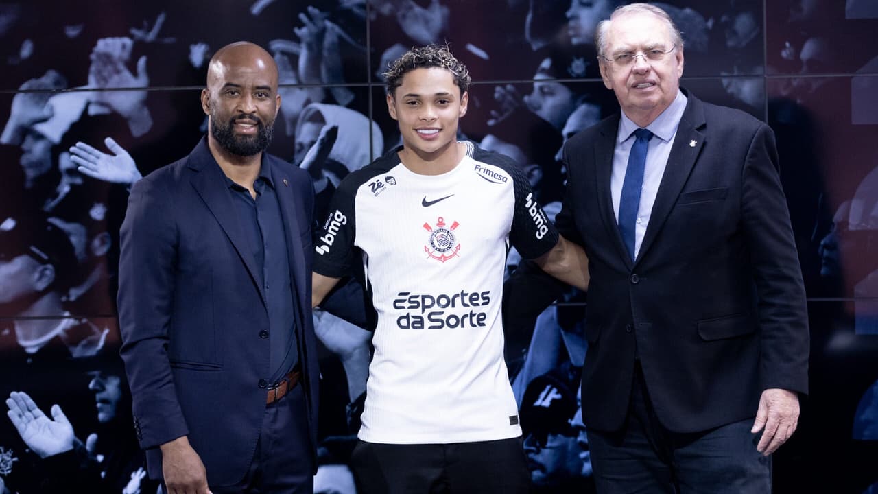 Corinthians renova contrato com joia da base e define multa milionária de R$ 100 milhões
