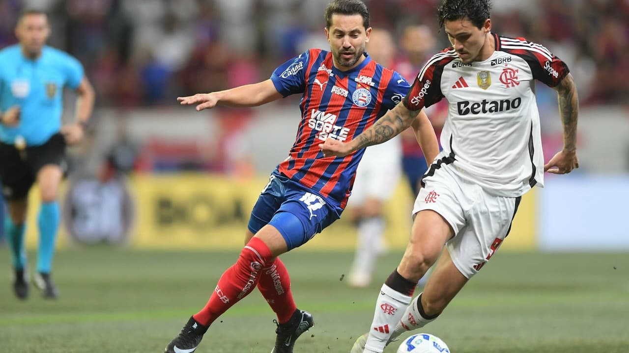Revolta rubro-negra: torcida detona lance de jogador em jogo contra o Bahia