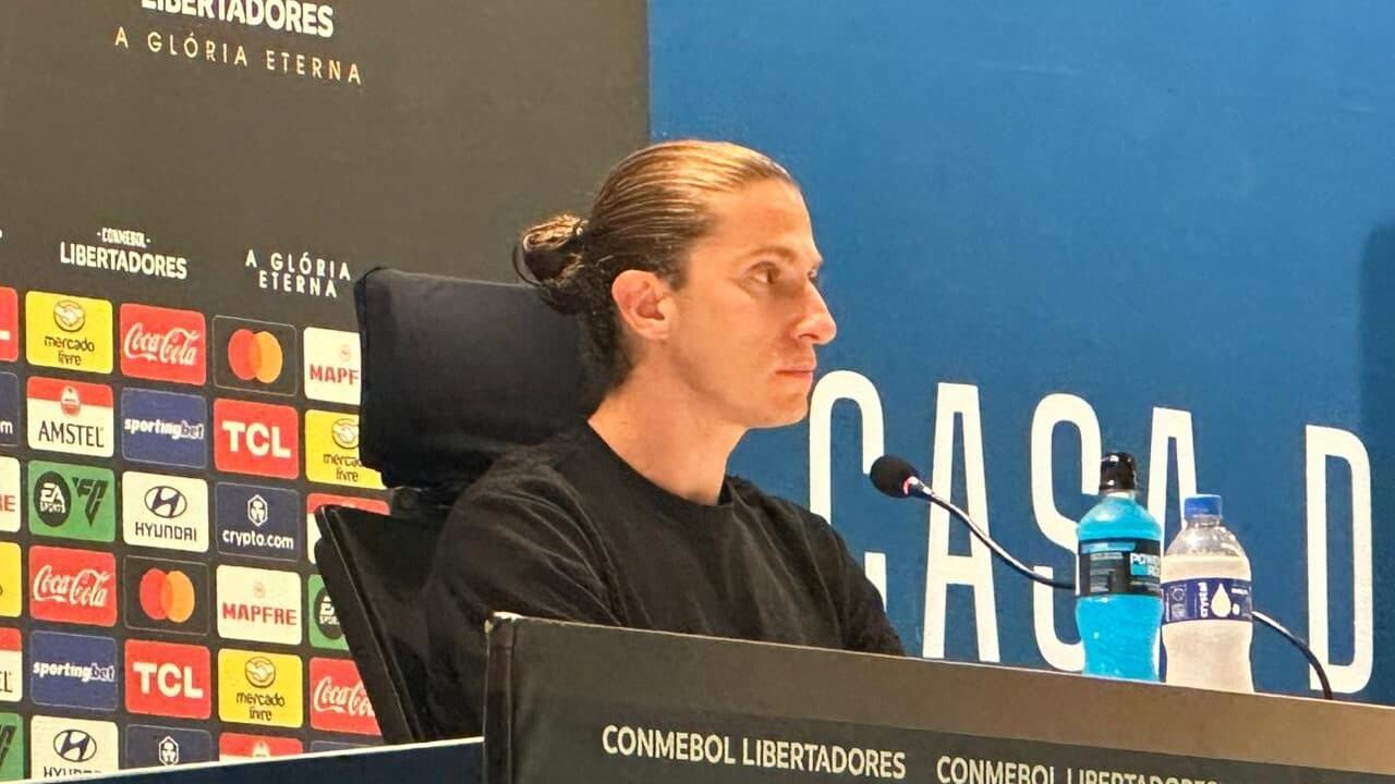 Filipe Luís elogia Carrascal e aponta: Colombiano é a criatividade que queremos em campo