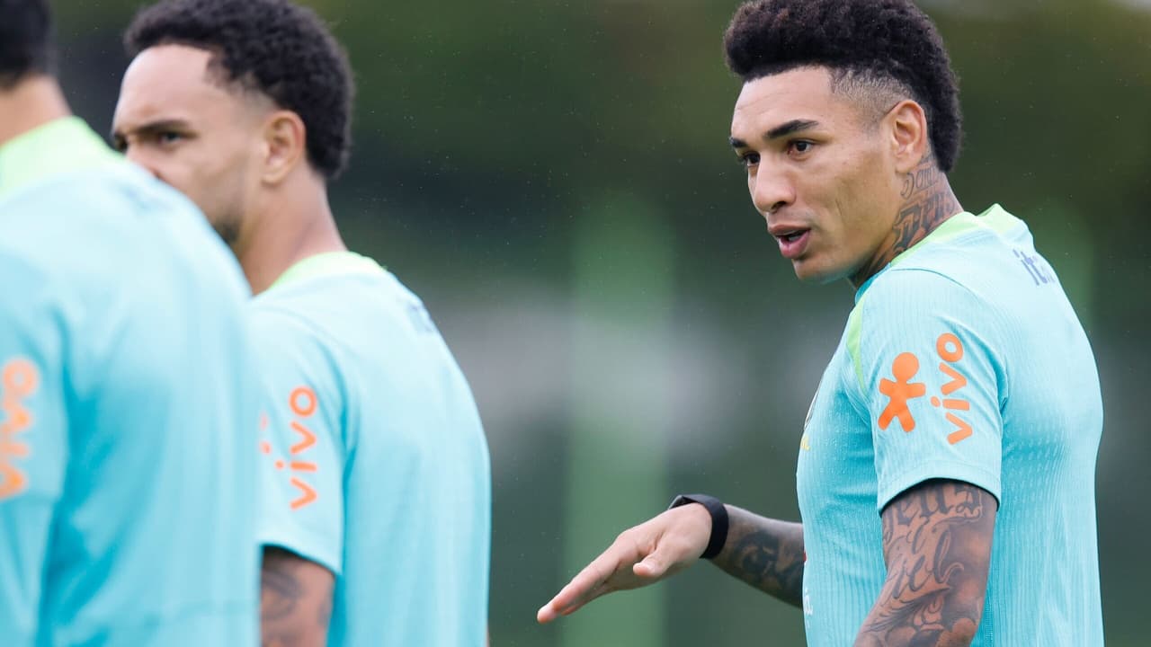 Igor Jesus comemora retorno à Seleção e celebra reencontro com ex-companheiros de Botafogo