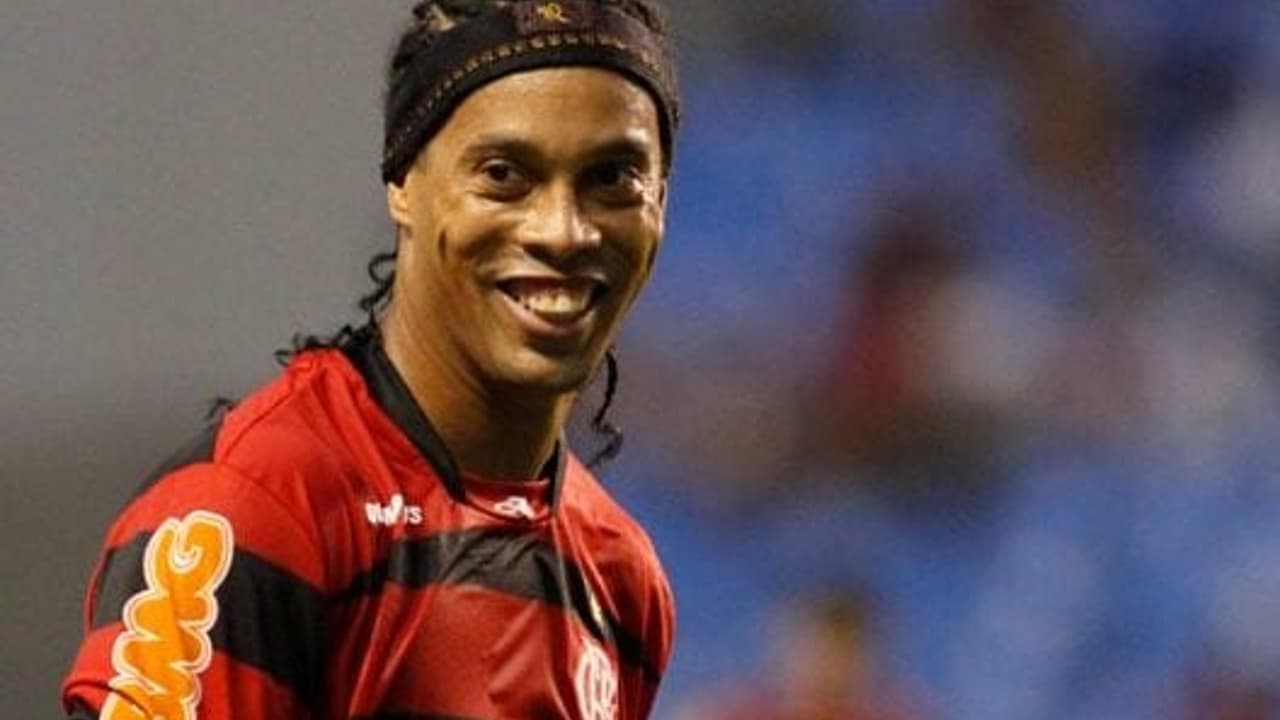 Ronaldinho Gaúcho dispara mensagem de apoio ao Flamengo, inflama torcida na Libertadores