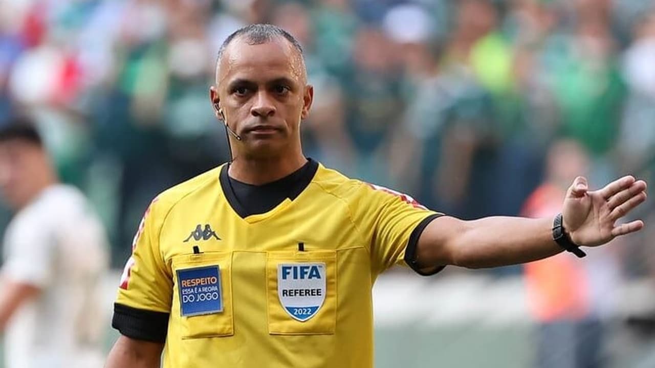 Decisão da arbitragem gera indignação em Flamengo x Palmeiras: torcedores questionam critérios