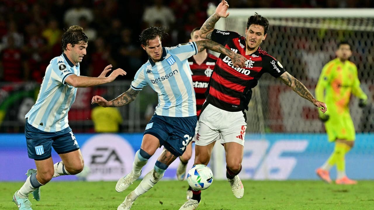 Após derrota para o Racing, torcedores do Palmeiras cobram: 