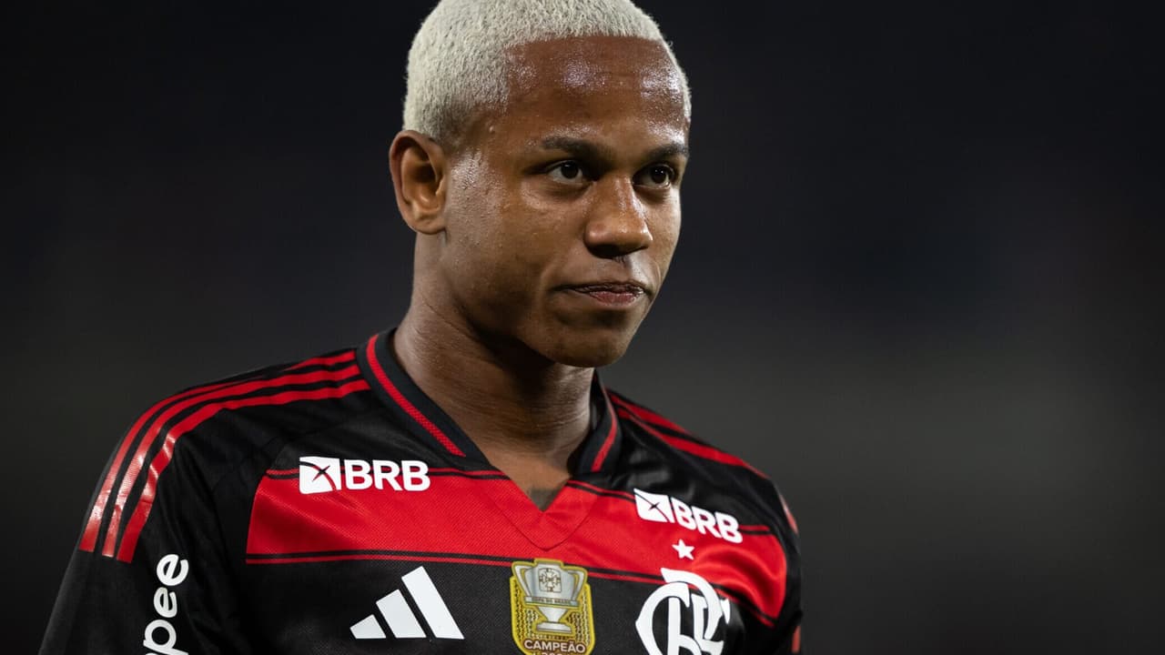 Ex-craque do Fla pede cautela a Wallace Yan: "Tem que saber ouvir"
