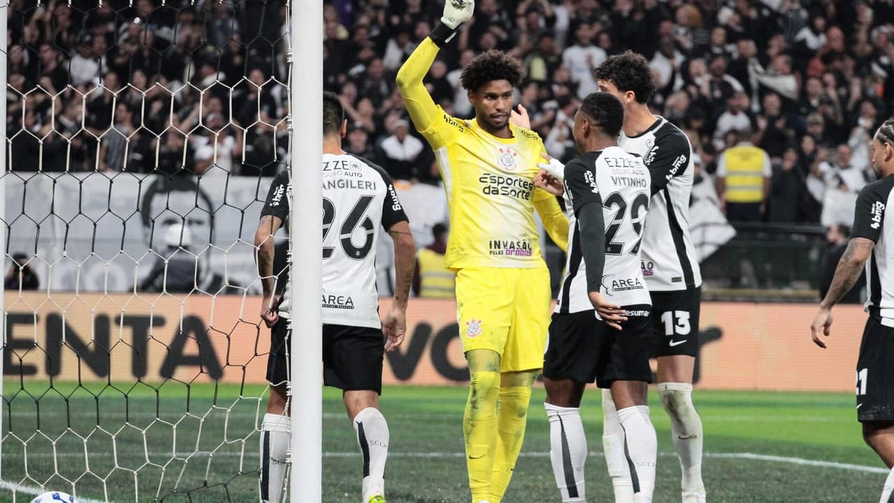 Recuperado de lesão, Hugo Souza busca retorno à Seleção e brilha com atuação segura em campo