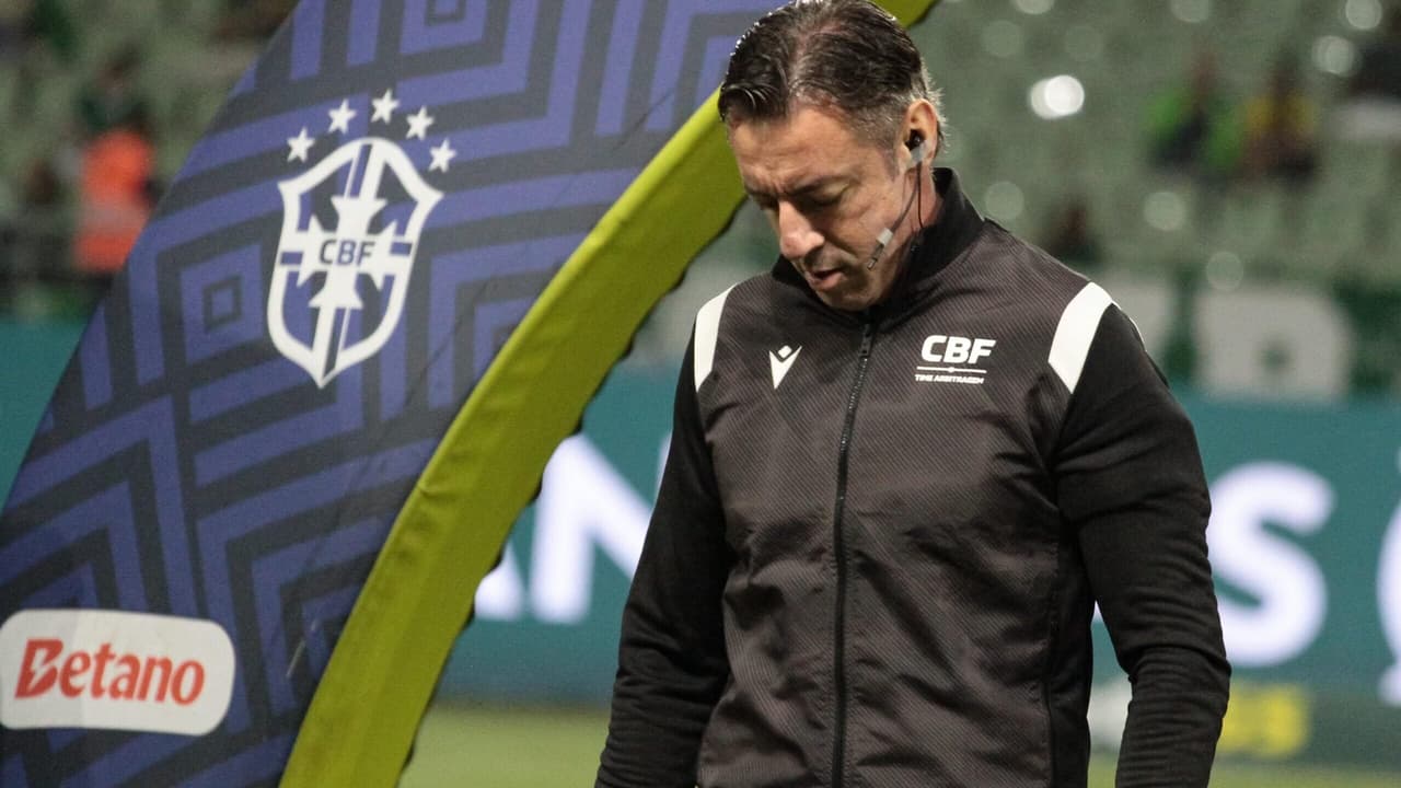 CBF define arbitragem polêmica para o clássico Palmeiras e Santos; tensão promete agitar o duelo