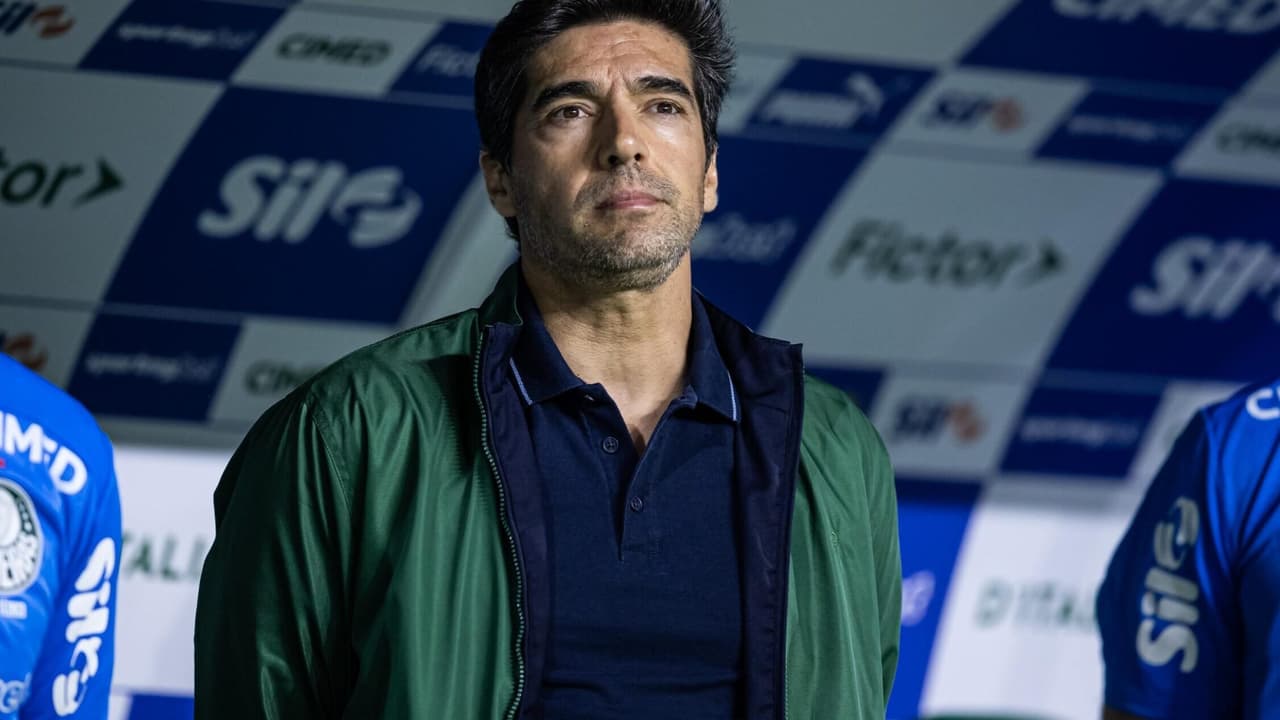 Abel Ferreira sob pressão: torcedores do Palmeiras reagem à derrota para o Grêmio e cobram mudanças