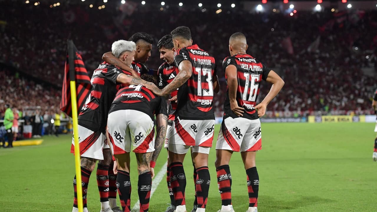 Torcida do Flamengo exalta desempenho contra o Santos: Escolhi te amar ressoa nas tribunas