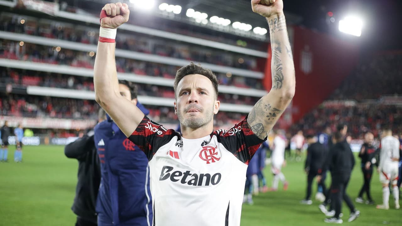 Saúl admite sonho de ser treinador e exalta Filipe Luís, destacando desafios no Flamengo