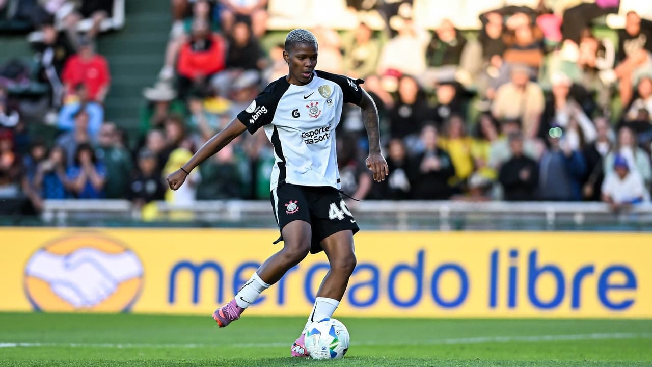 Corinthians muda a abordagem para proteger talentos e mira em Jhonson nos bastidores