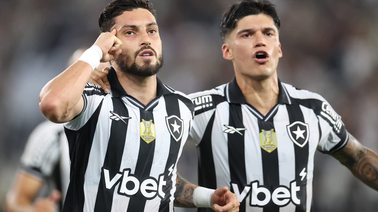 Jogador do Botafogo elogia atacante do Vasco: 'Nível Seleção'