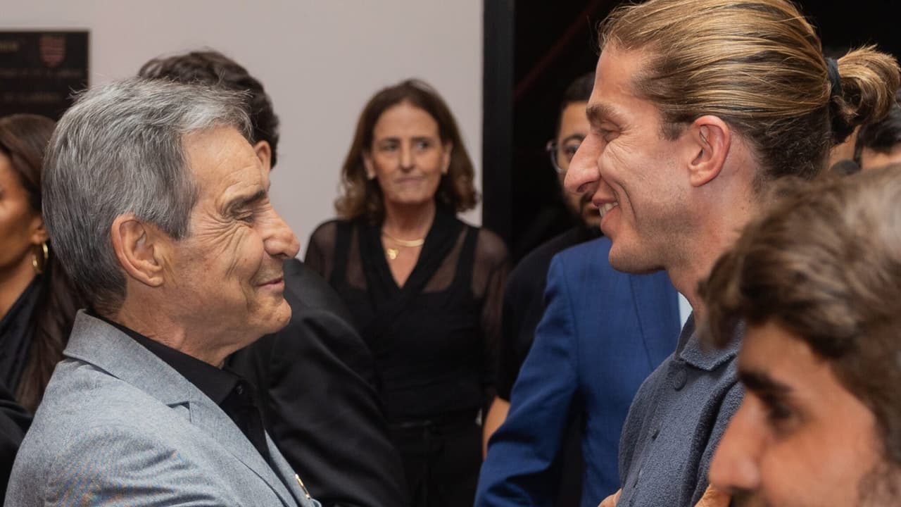 Flamengo celebra 130 anos em grande estilo, reunindo ídolos do passado e do presente em festa histórica