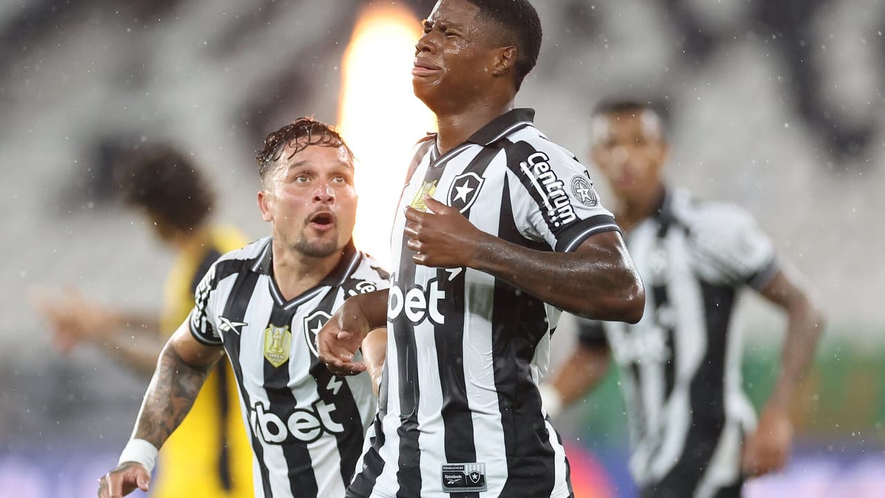 Conheça Kadir, joia do Botafogo que recebeu ligação de ídolo após destaque