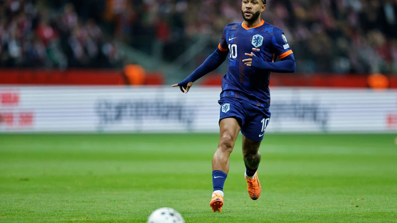 Torcida do Corinthians cobra Memphis após gol pela Holanda: 