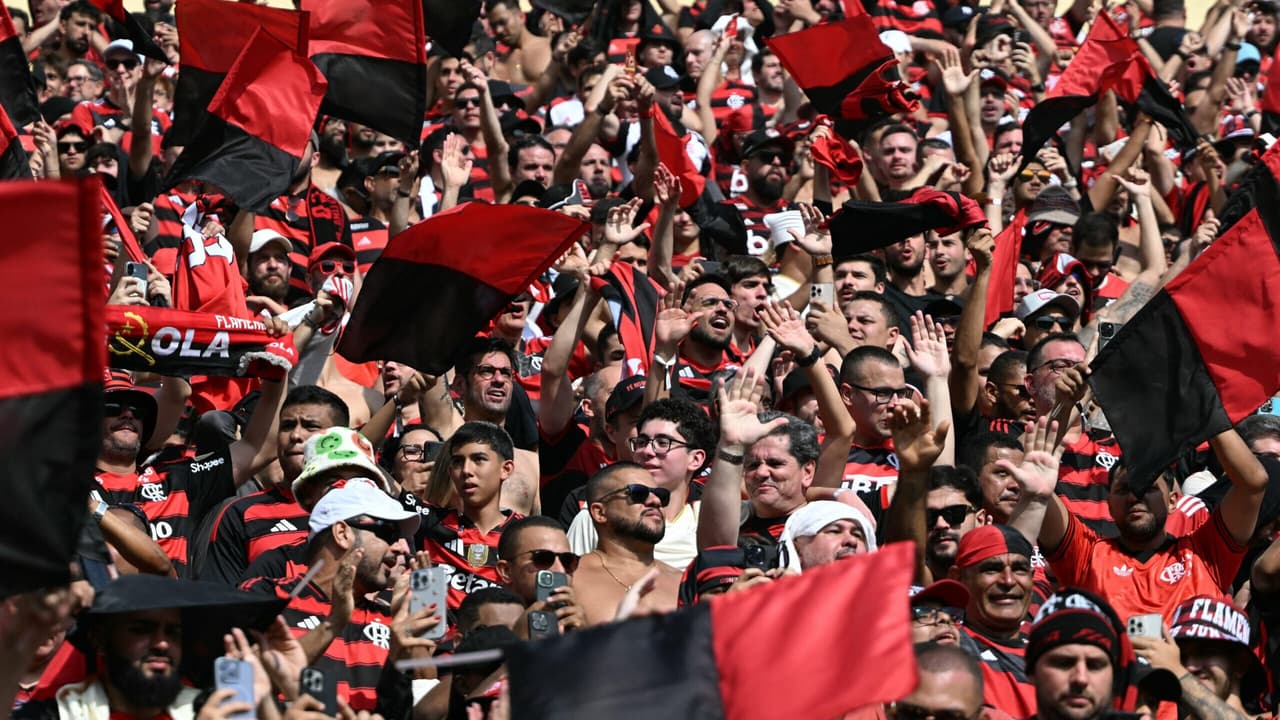 Torcedores do Flamengo reagem com indignação e cobram explicações após polêmica na arbitragem