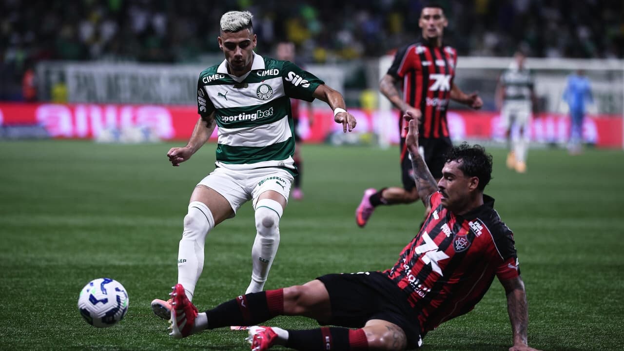 Andreas Pereira, do Palmeiras, gera polêmica com cartão que revela tensão em campo: 
