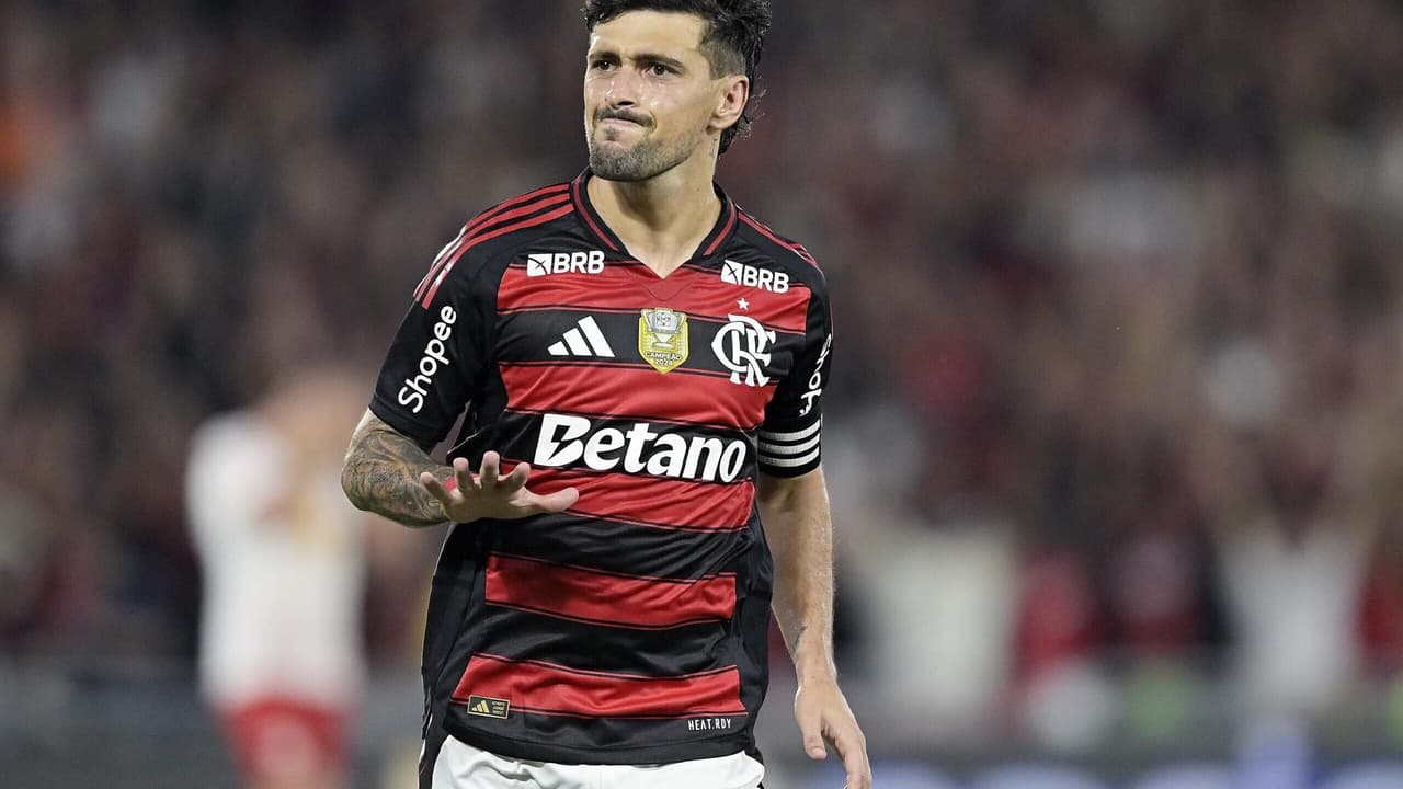 Arrascaeta revela estratégia em leitura labial e dá dica valiosa a Samuel Lino no Flamengo