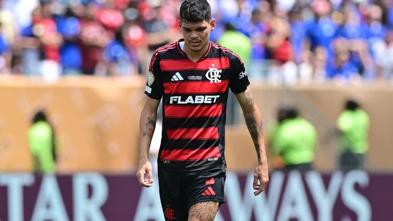 Após polêmica, jogador do Flamengo finalmente faz as pazes com jornalista da CazéTV
