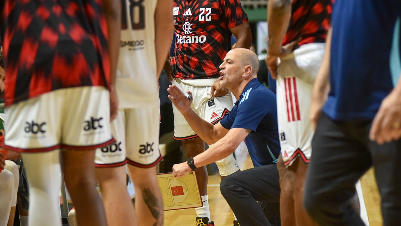 Corinthians atropela Fortaleza fora de casa, enquanto Flamengo supera Osasco em grande estilo