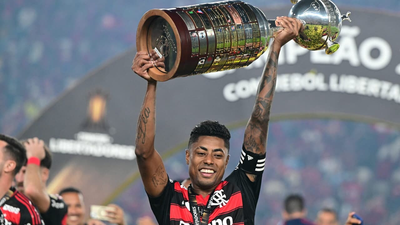 Bruno Henrique detalha gol do título em microfone da Conmebol: testada decisiva