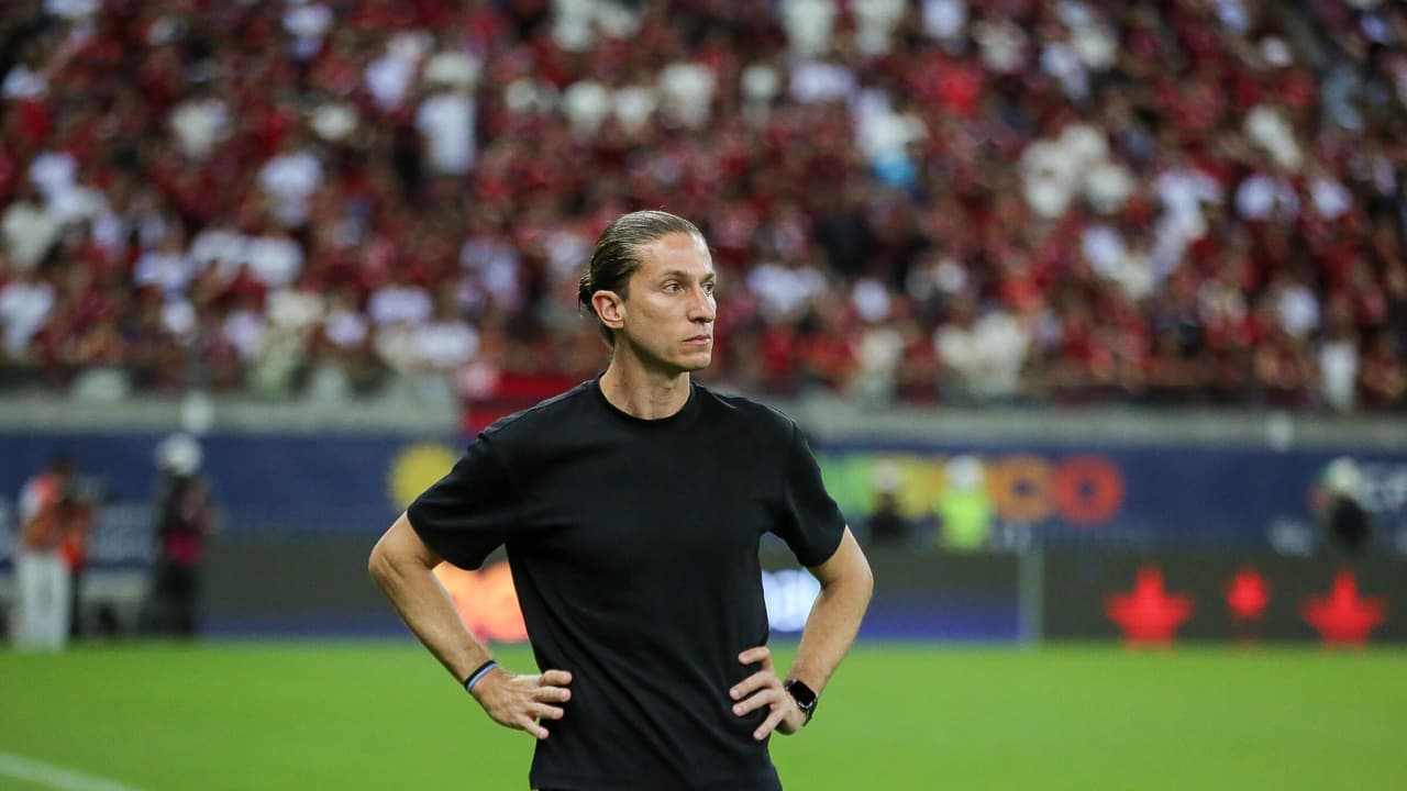 Torcedores reagem e cobram explicações de Filipe Luís após derrota do Flamengo para o Fluminense