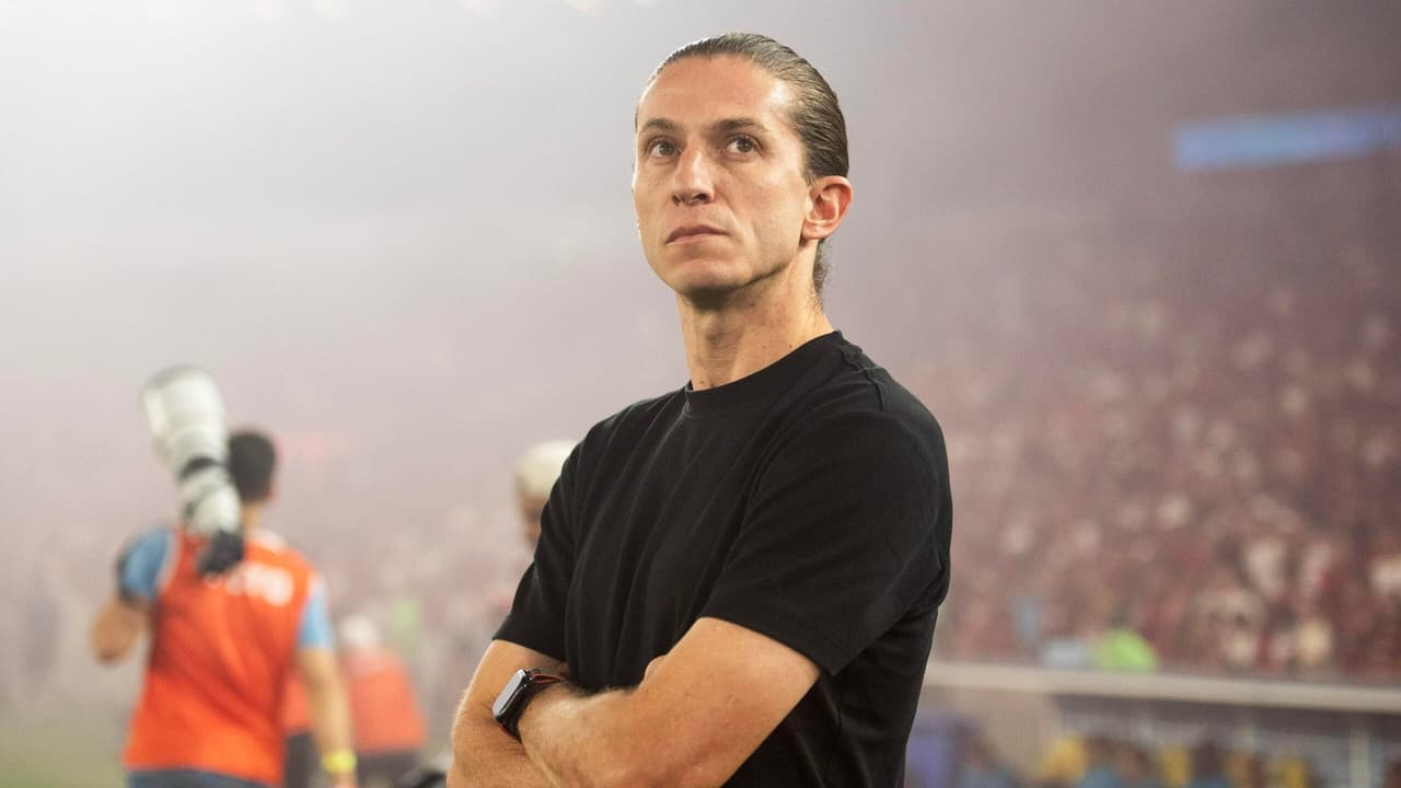 Filipe Luís revela novidades e surpreende ao definir escalação do Flamengo contra o RB Bragantino
