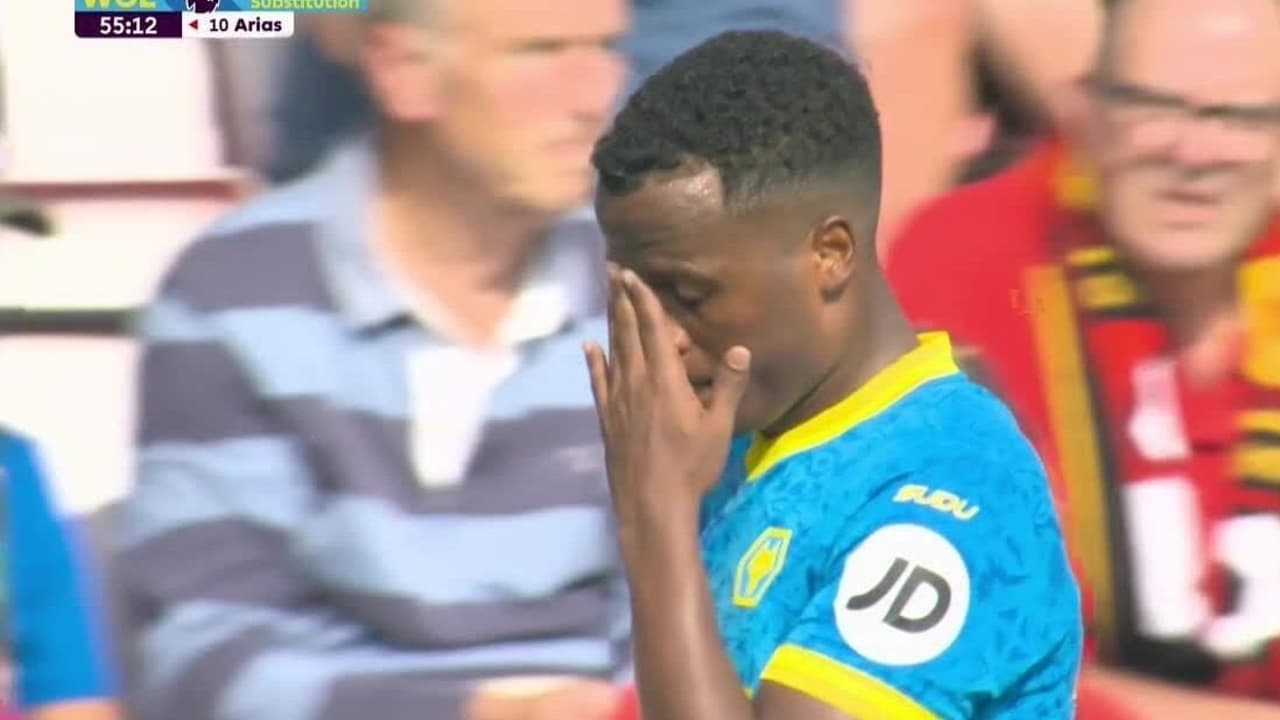 Jhon Arias é substituído antes do esperado, e torcedores do Flamengo reagem nas redes sociais