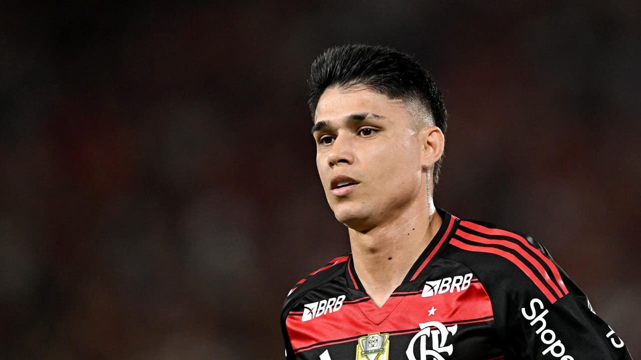 Após tetra, Luiz Araújo desafia rivais: Quem tem mais tem 4, segue nós em provocação ao Flamengo