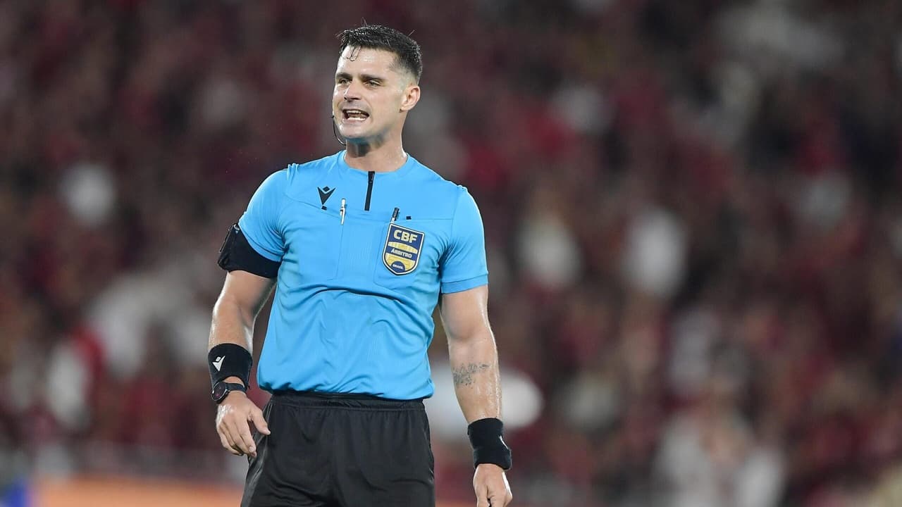 Decisão polêmica da arbitragem em Flamengo x Sport gera revolta e bizarro descontentamento entre torcedores