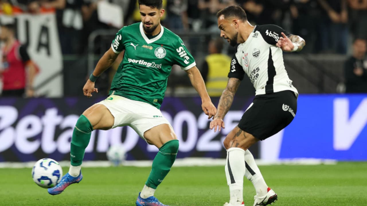 Corinthians enfrenta multa de até R$ 100 mil após lançamento de objetos em clássico contra o Palmeiras