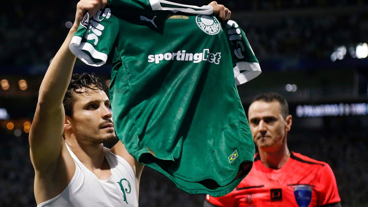 Palmeiras mantém hegemonia e supera Corinthians na corrida pelo Brasileirão pela 8ª vez seguida