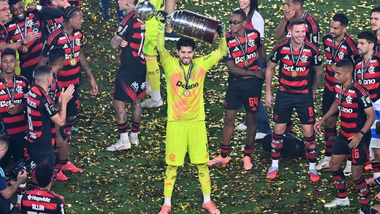 Agustín Rossi solta a emoção após apito final: Flamengo conquista o tetra da Liberta na raça