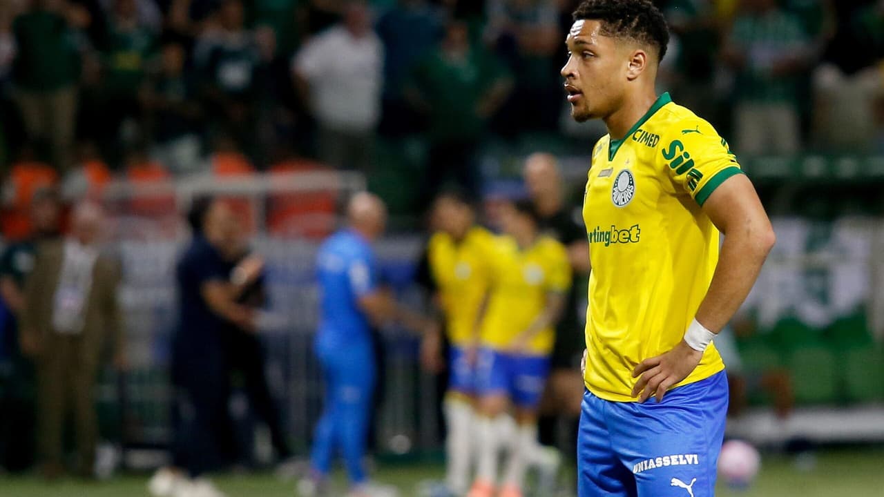 Vitor Roque pode ficar fora da final do Brasileirão: julgamento por homofobia em pauta no Palmeiras
