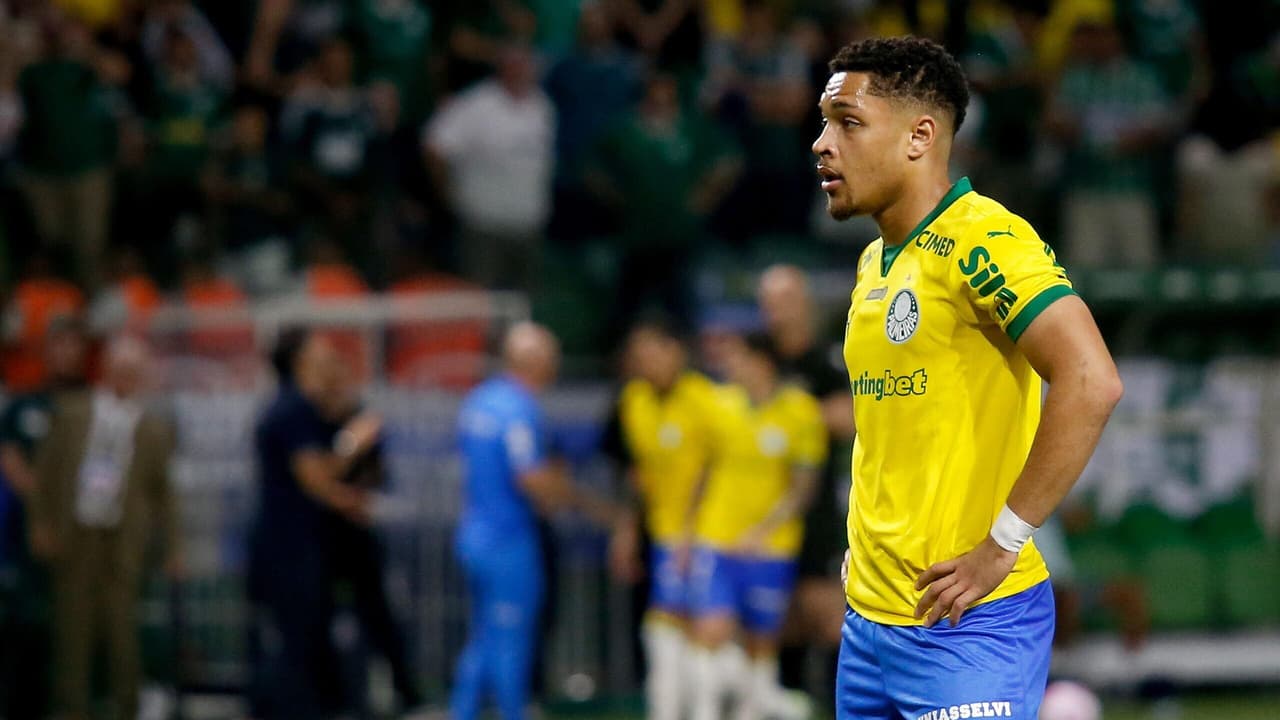 Palmeiras enfrenta desfalques críticos com convocações de quatro seleções, complicando a temporada