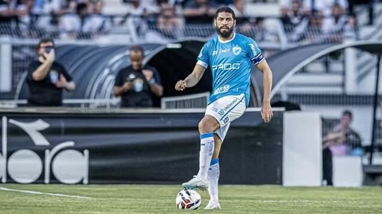 Londrina confirma renovação de contrato com zagueiro ex-Corinthians e Flamengo em nova fase
