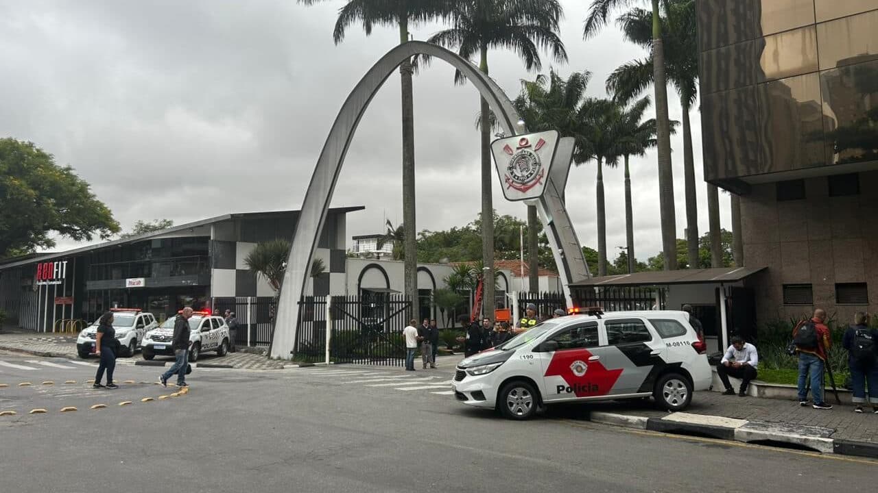 Corinthians adia votação da reforma do estatuto, ampliando impasse nos bastidores do clube