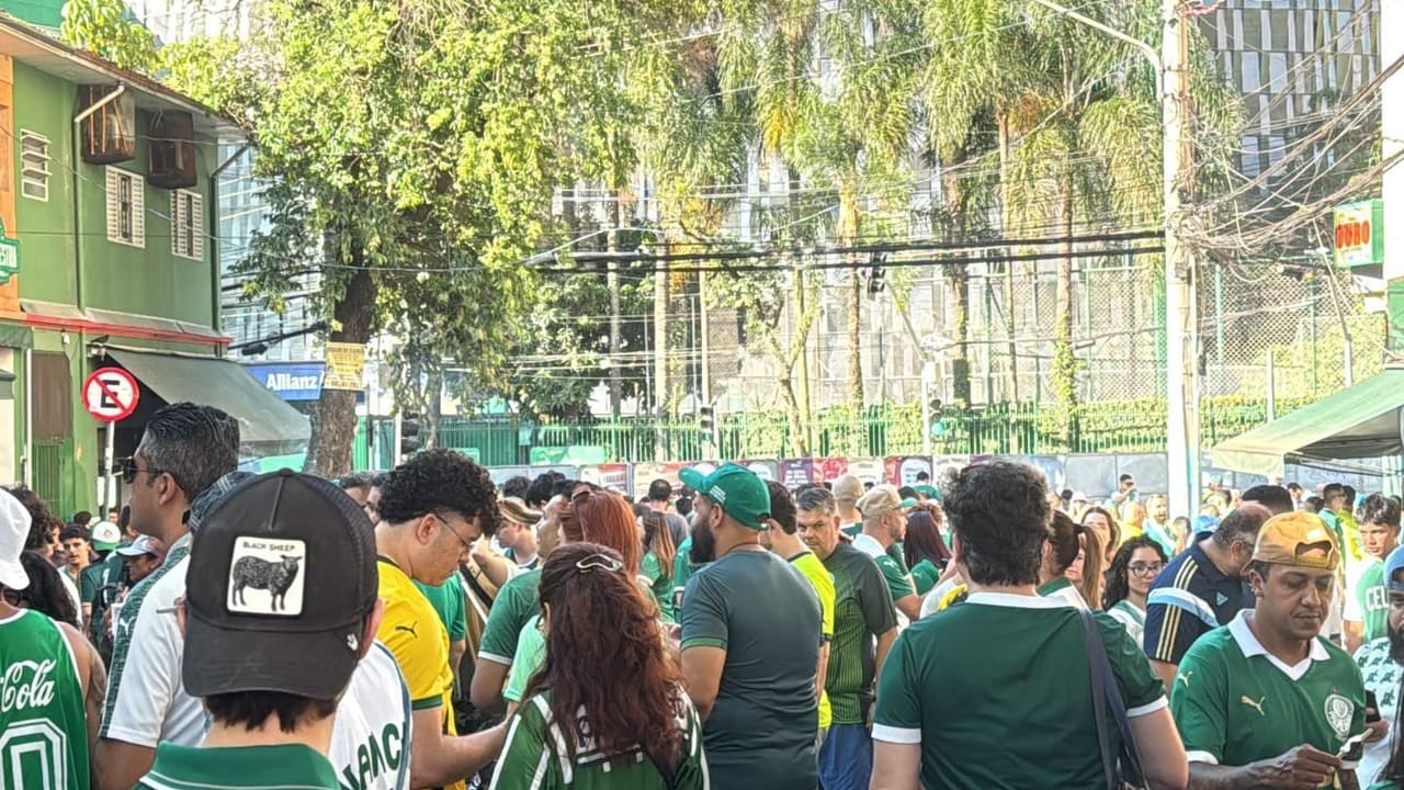 Cerveja grátis em disputa: organizada do Palmeiras promete festa se time conquistar a Libertadores